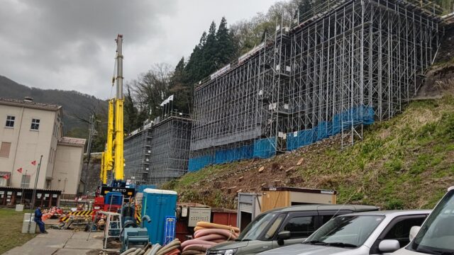 画像：小見橋1号 仮設工事仮桟橋 H鋼杭